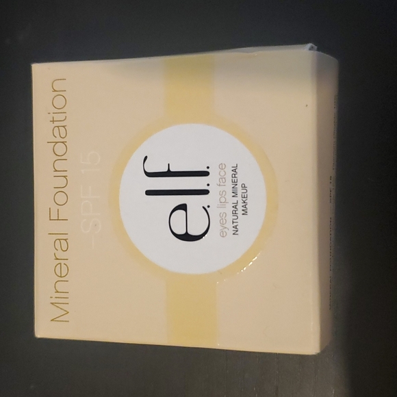 E.L.F. Mineral Foundation - SPF 15 - Warm - Picture 3 of 3